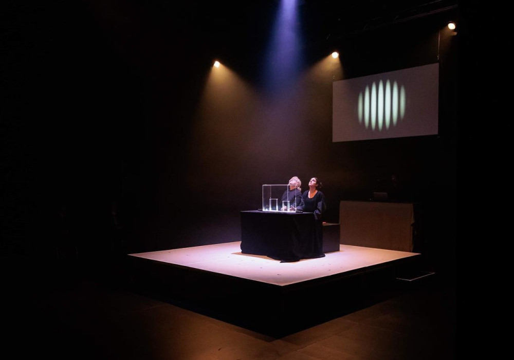 Réseautage suivi de la pièce « La rébellion du minuscule » au théâtre des Écuries